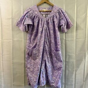 Casual Nights Womens muumuu Purple Floral Snap Front Robe House Dress M pockets